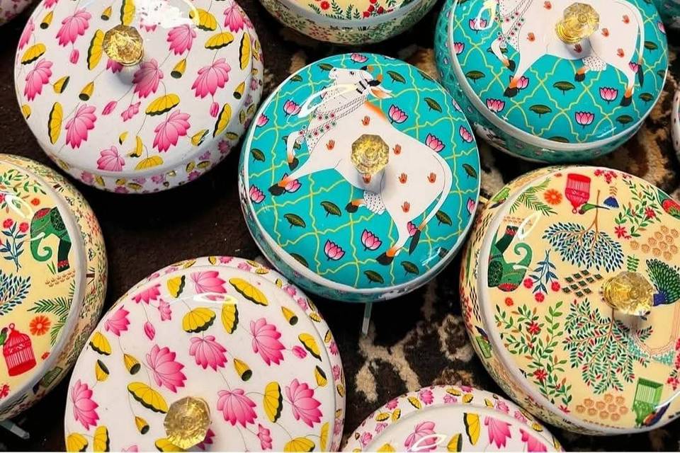 Pichwai Dryfruits jar