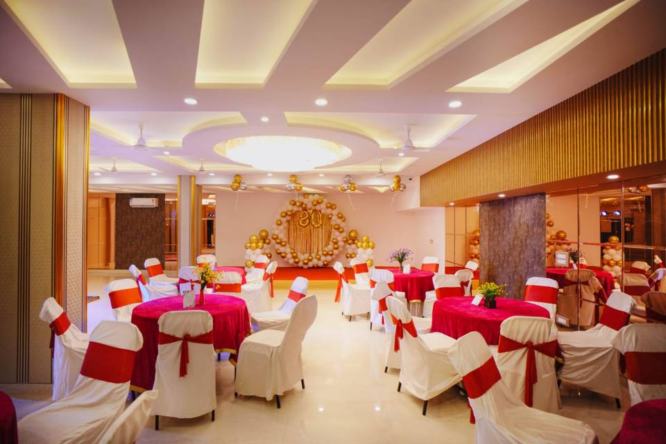 Hari's Court - Hotel and Banquet