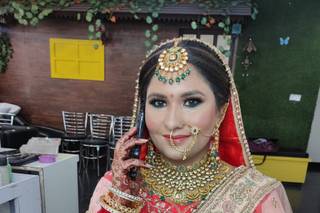 Laavish Salon Academy 1
