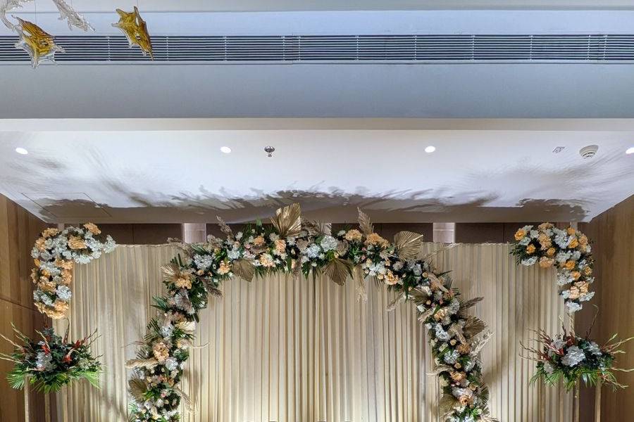 Engagement Decor