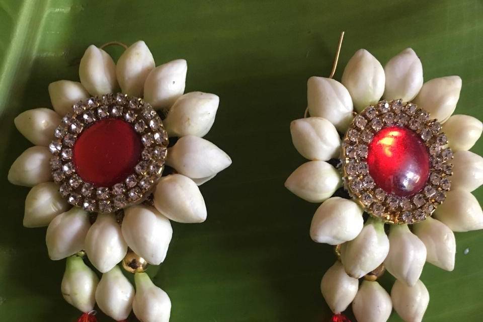 Fresh Floral Jewellery - Online Wedding Flower Jewellery | SendFlowers.pk