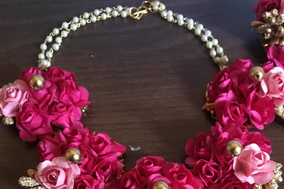 Real Flower Jewellery and Artificial Flower Jewellery For Mehndi and Haldi