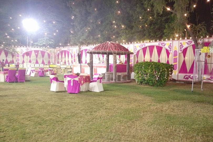 Wedding lighting and decor