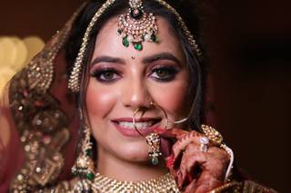 Raman Bakshi Makeup Studio Academy