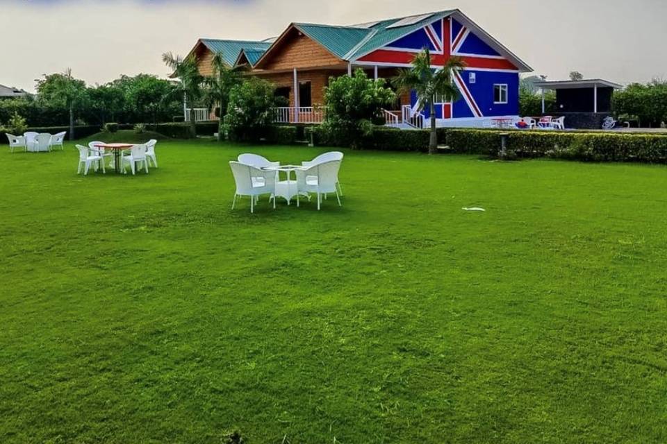 London Farm & Resort by TravAmigo, Noida