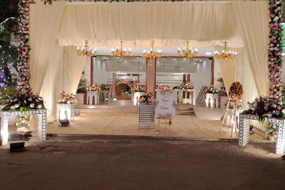 Entrance decor