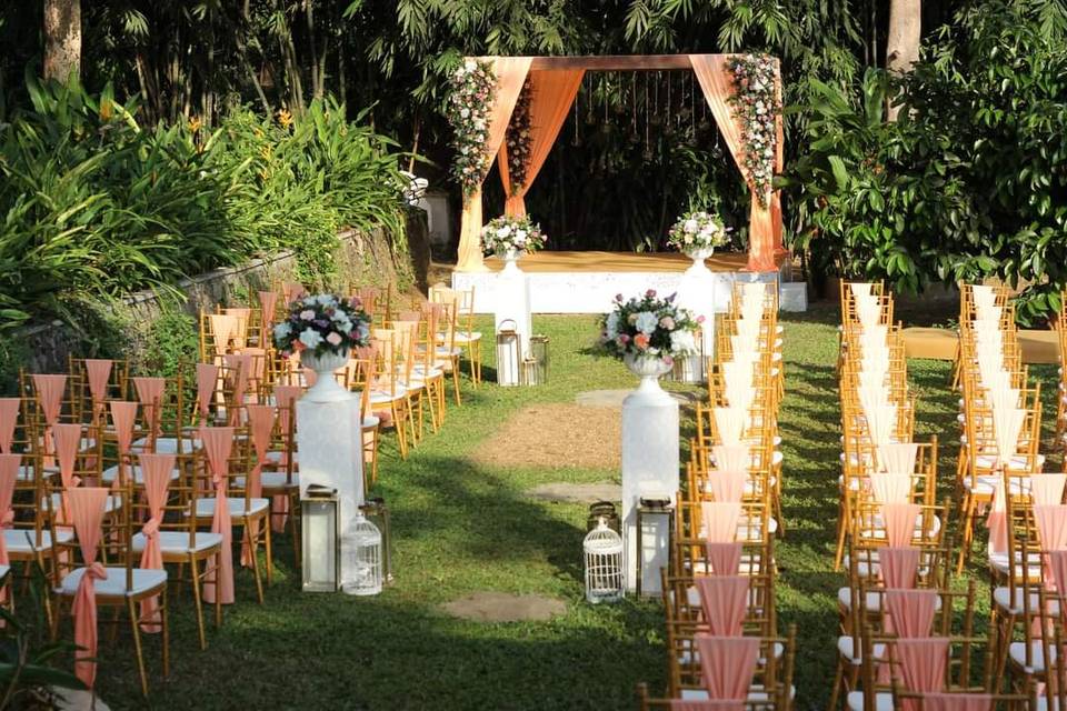 Dolphin Events and Wedding Planner