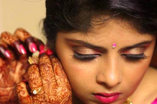 Kareizma Makeup & Hair