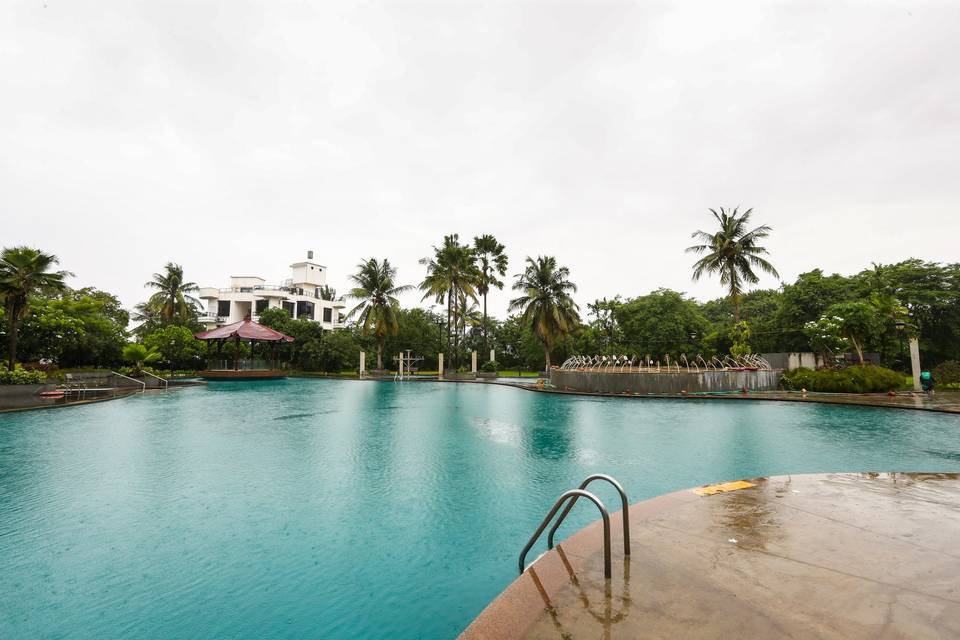 Eskay Resort
