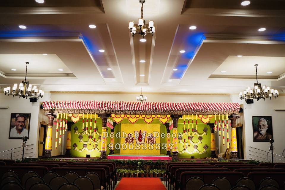 Traditional wedding decor