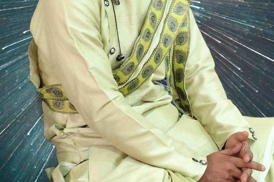 Acharya Yashesh Ji