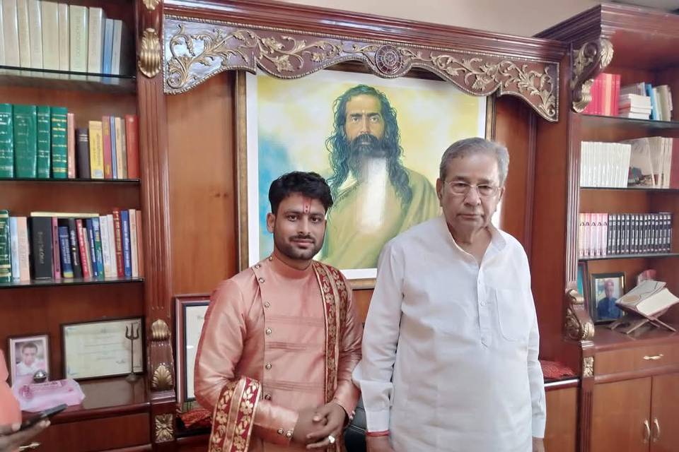 Acharya Yashesh Ji