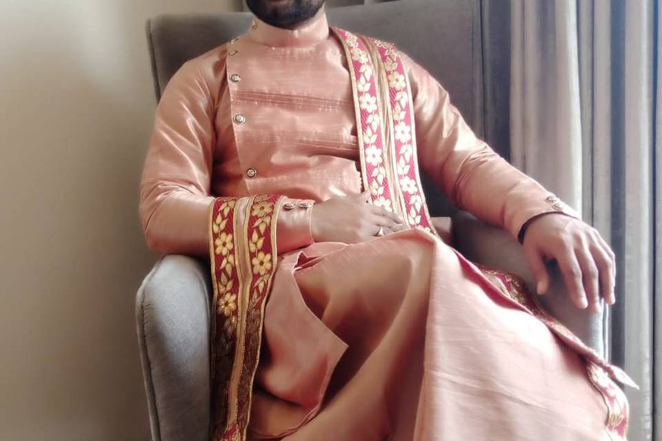 Acharya Yashesh Ji