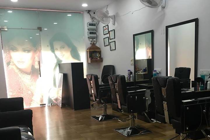 Double Attraction Unisex Salon