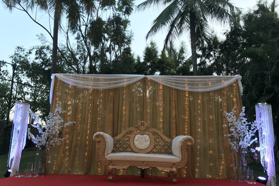 Elegant reception decoration