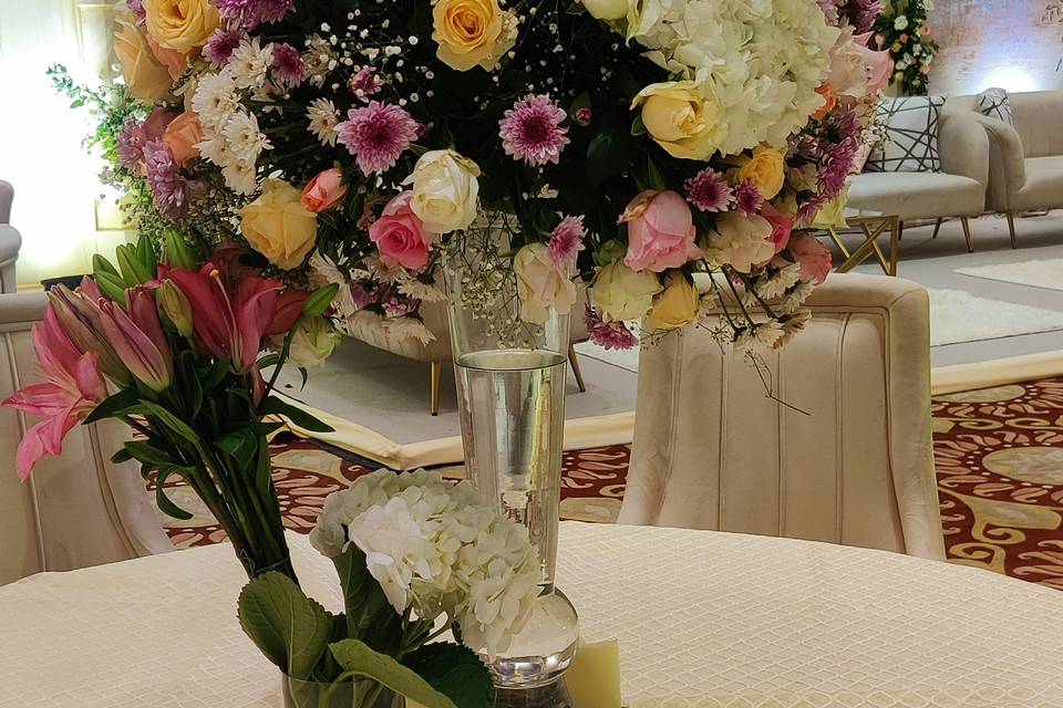 Floral Paradise-Table Decor