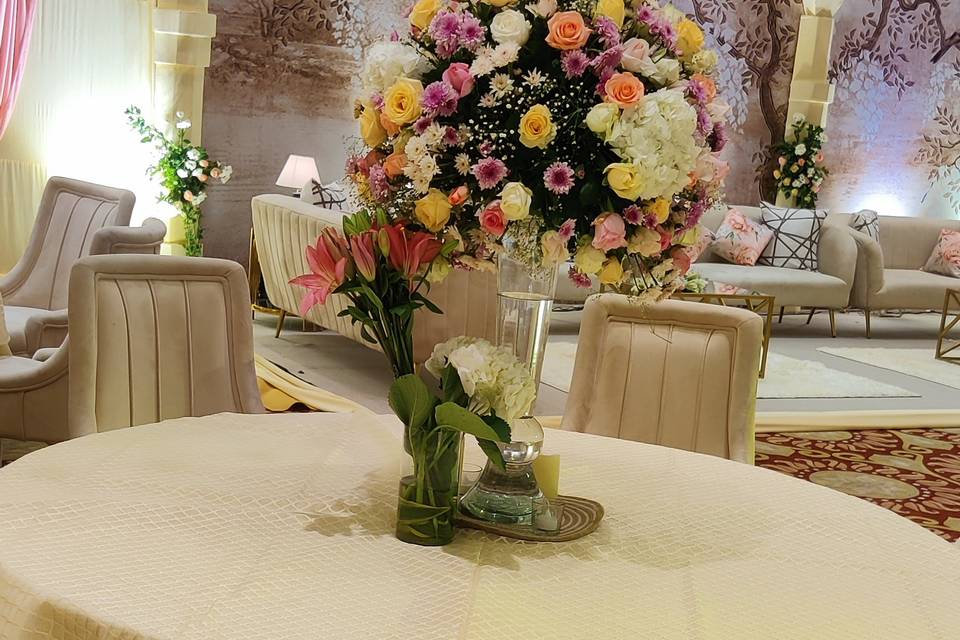Floral Paradise-Table Decor