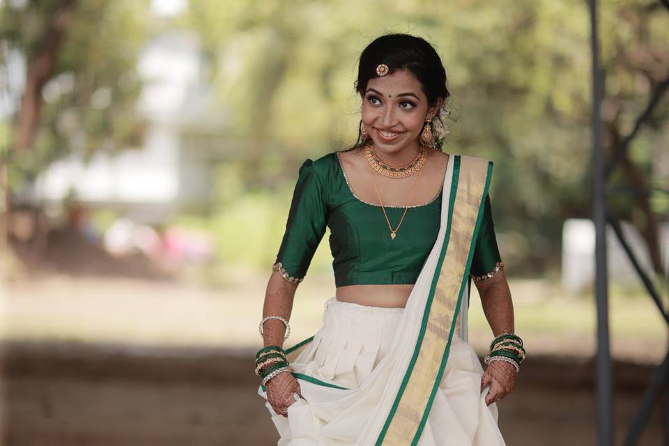 Bridal Kasavu Dhavani