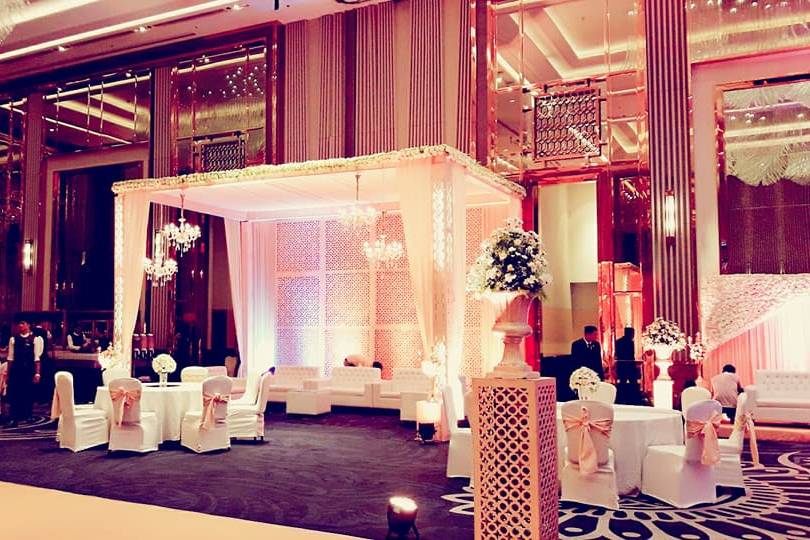 Wedding lighting and decor