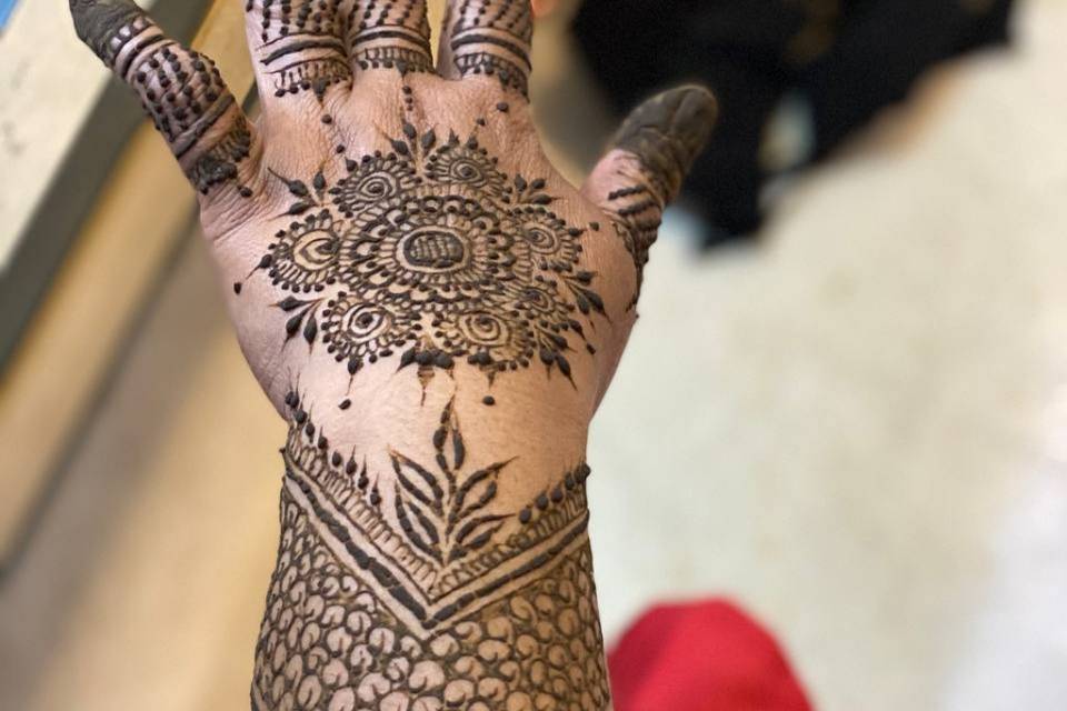 Henna Ingenious