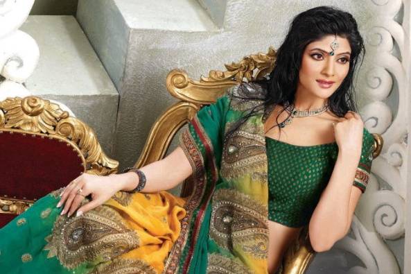 Designer Bollywood Saree Collections | HayaCloset.com