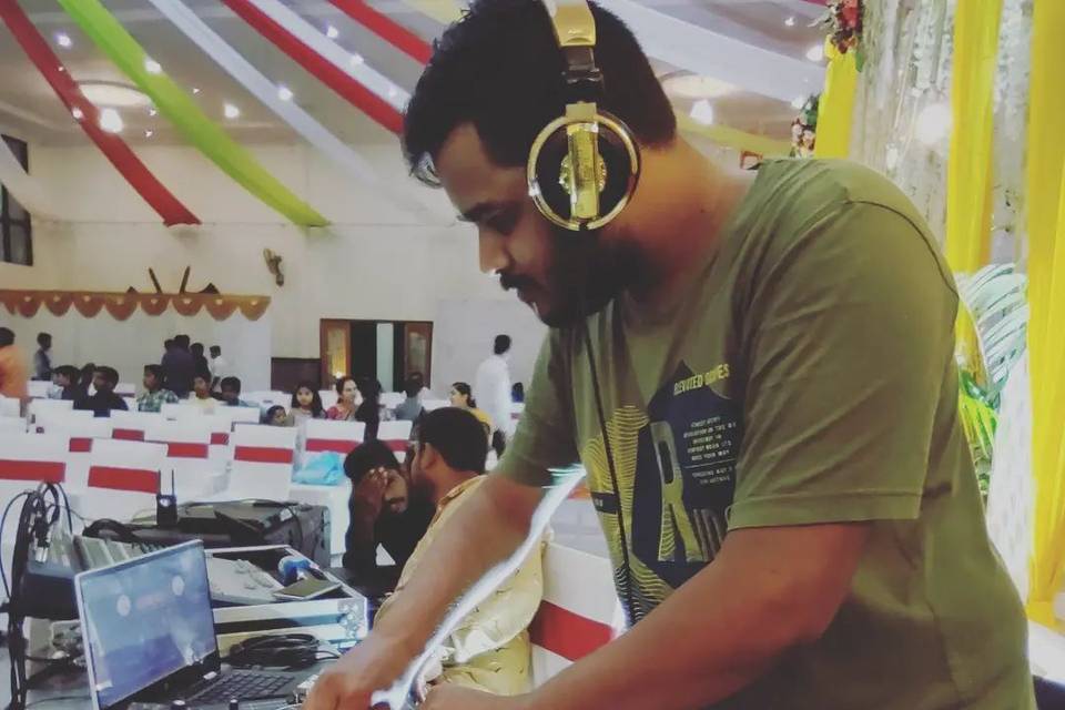 DJ Maaheee