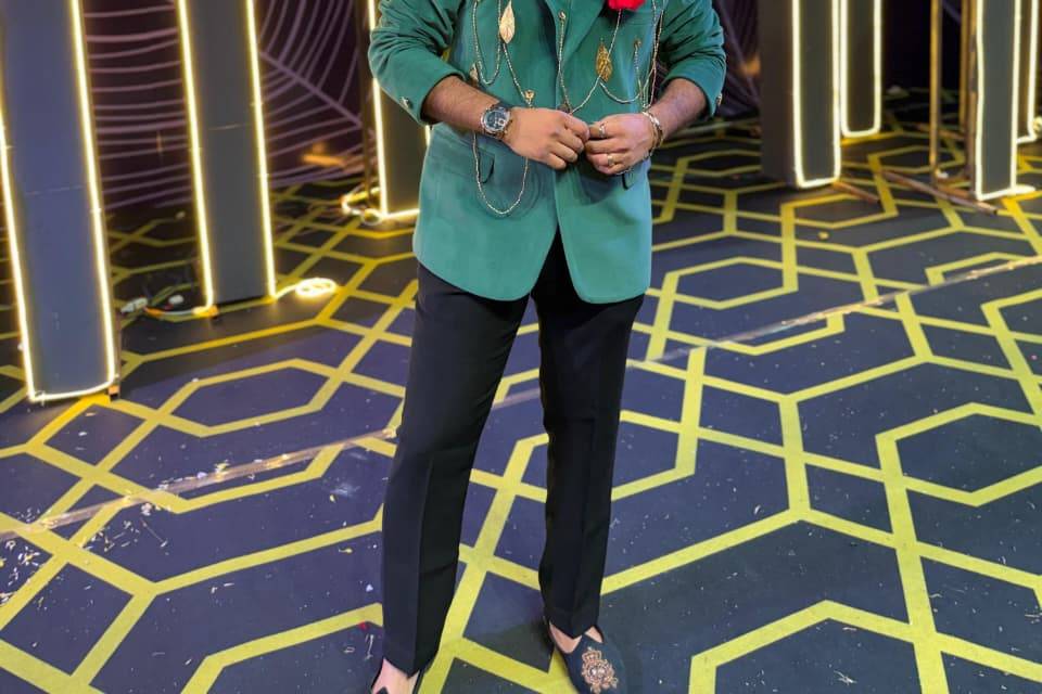 BEST HOST, BEST ANCHOR