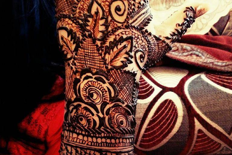 amrin pathan professional henna artist15 15 229577 1562674769