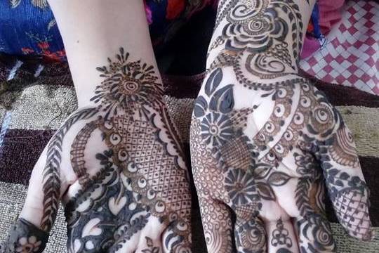 Amrin Pathan Professional Henna Artist