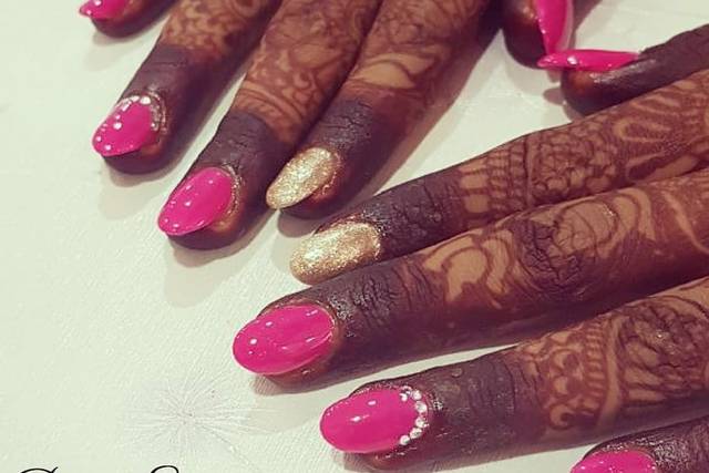 Happiness is finding that perfect nail colour to match your outfit ✨✨✨... |  By Base Coat Nail StudioFacebook