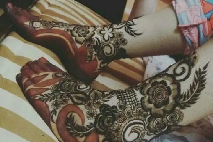 Pin by Shehzadi Gulfishan Sagheer on Henna | Khafif mehndi design, Legs  mehndi design, Mehndi designs feet