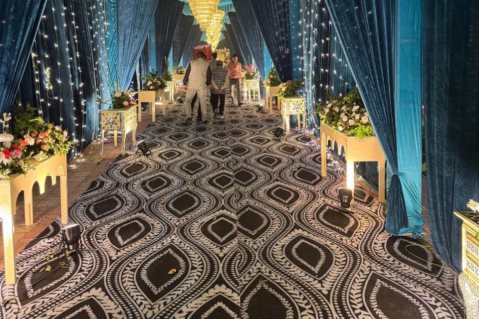 Passage Decoration