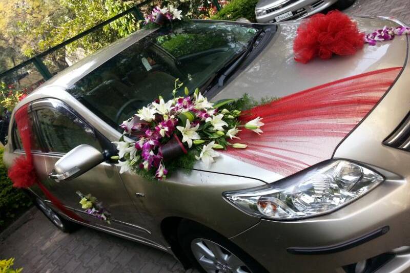 Car floral decor