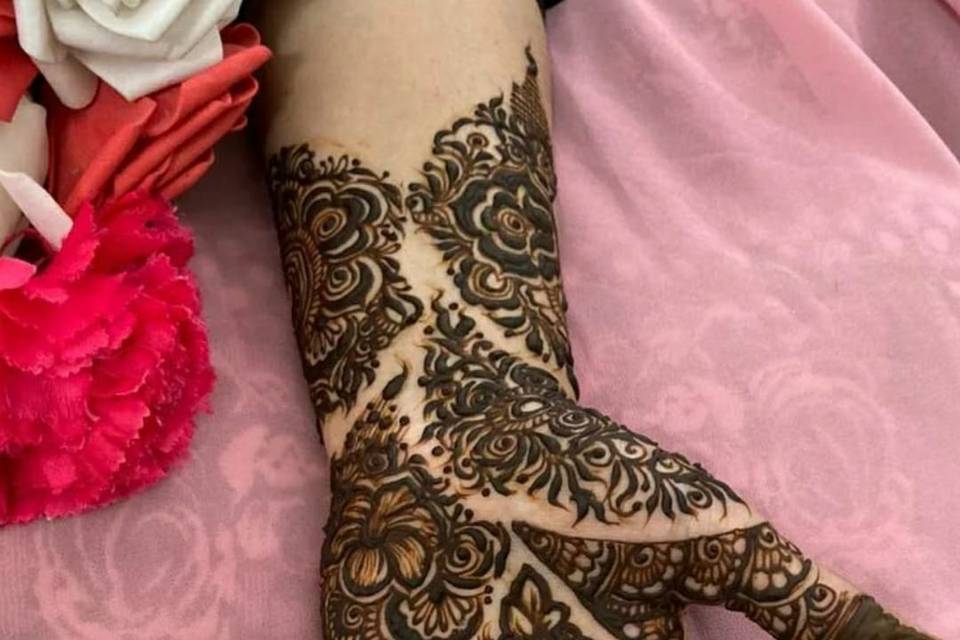 Uzma Mehendi Design- Price & Reviews | Hyderabad Mehndi Artists