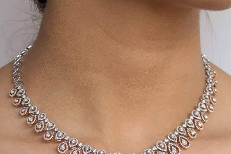 Dual Tone Necklace in Diamond