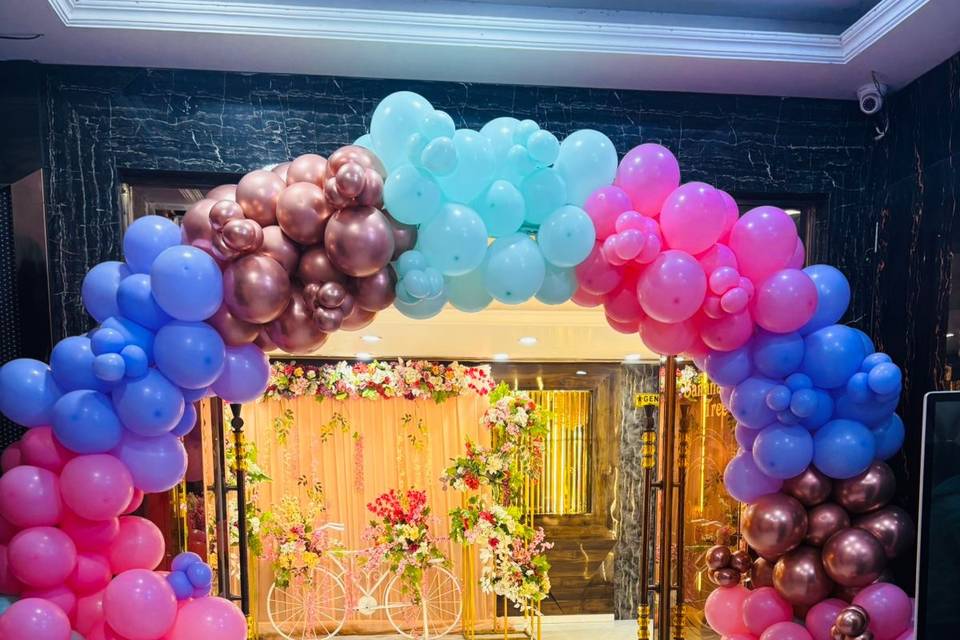 Entry baloon decor