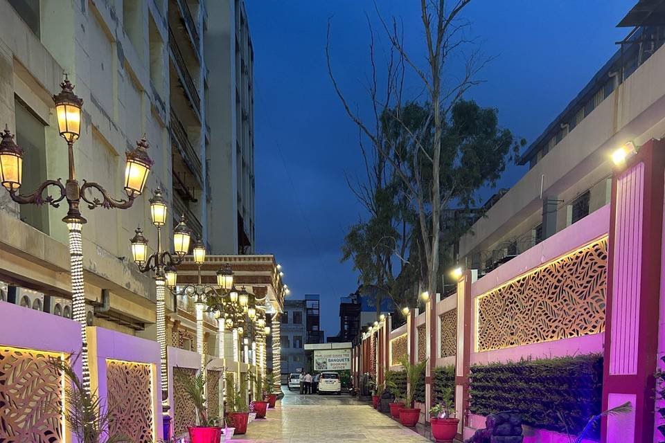 Banana Tree Hotel and Banquets, Sahibabad