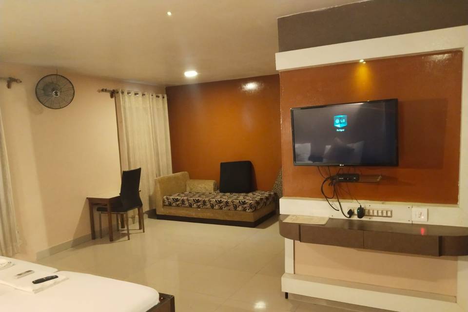 EXECUTIVE ROOMS