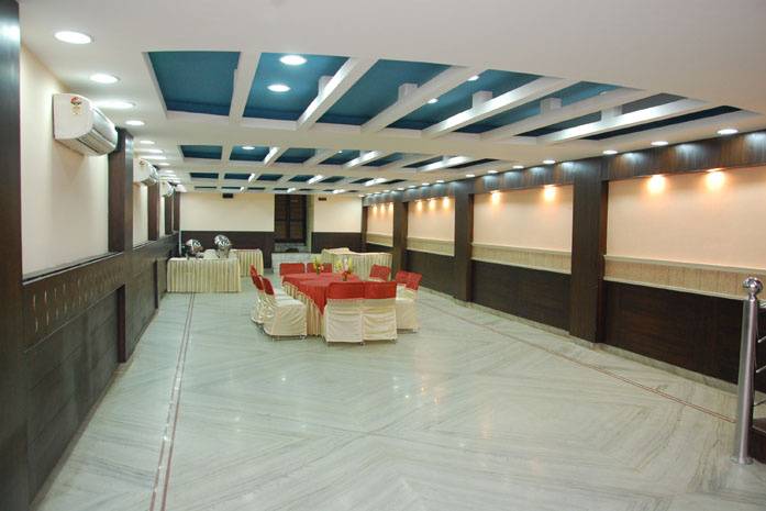 Hotel Crown Royale, Dehradun