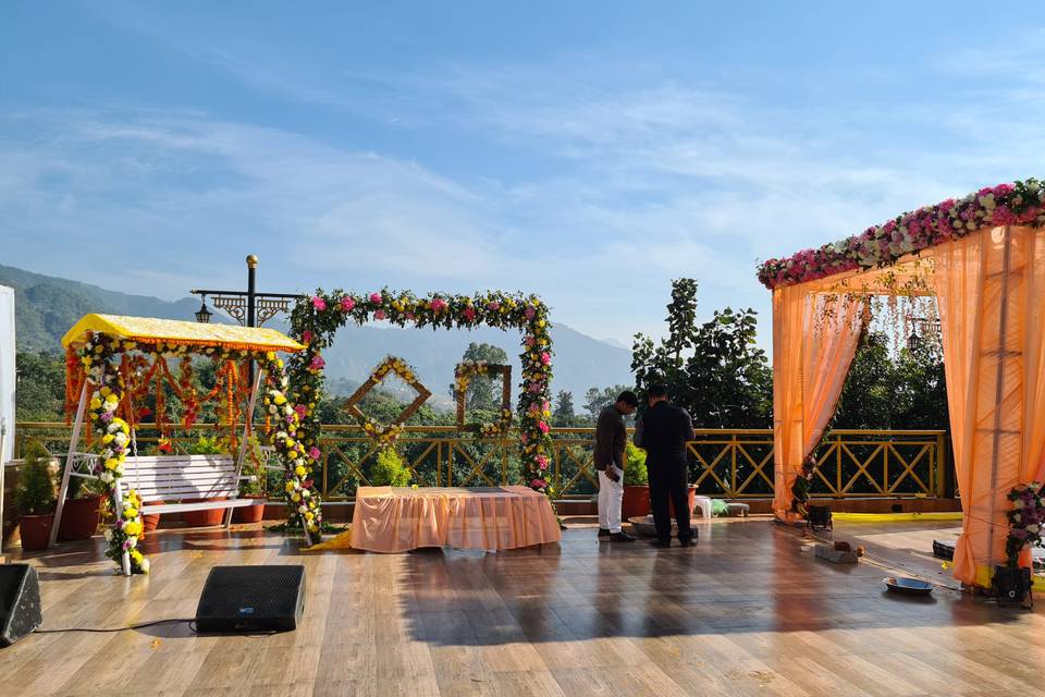 WEDDING STAGE