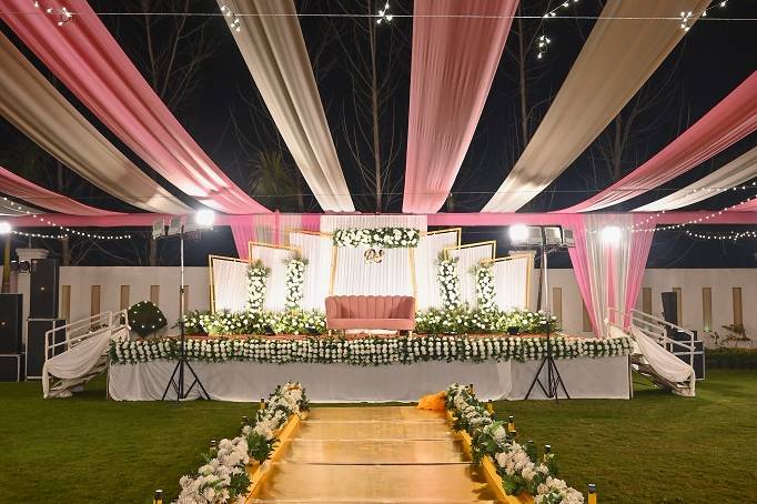 Lawn Stage