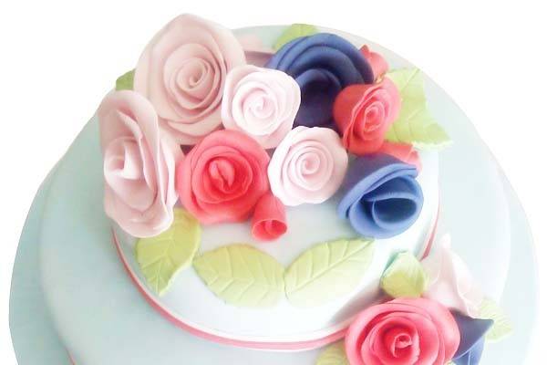 Elegant step flowers cake