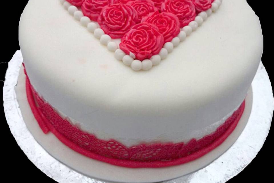 Heart of roses cake