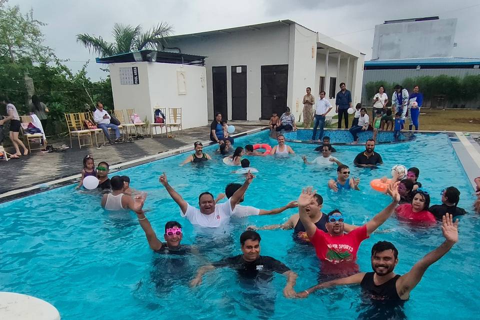 Pool party