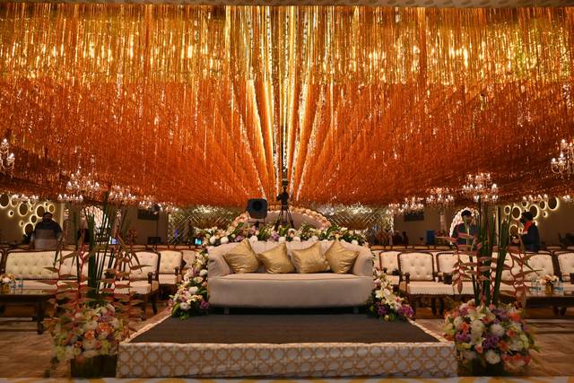 Bride & Groom Stage