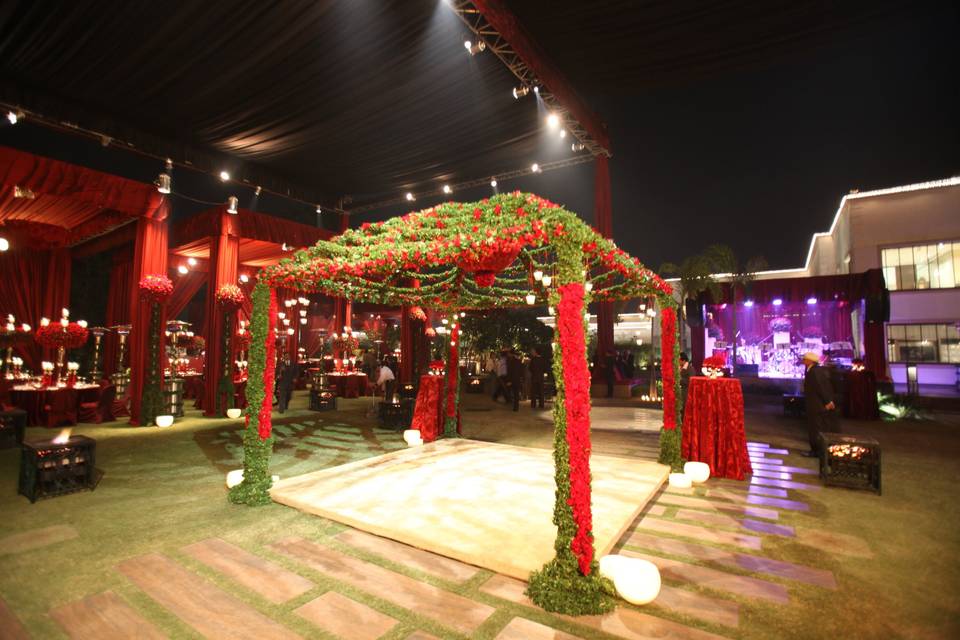 Center Mandap