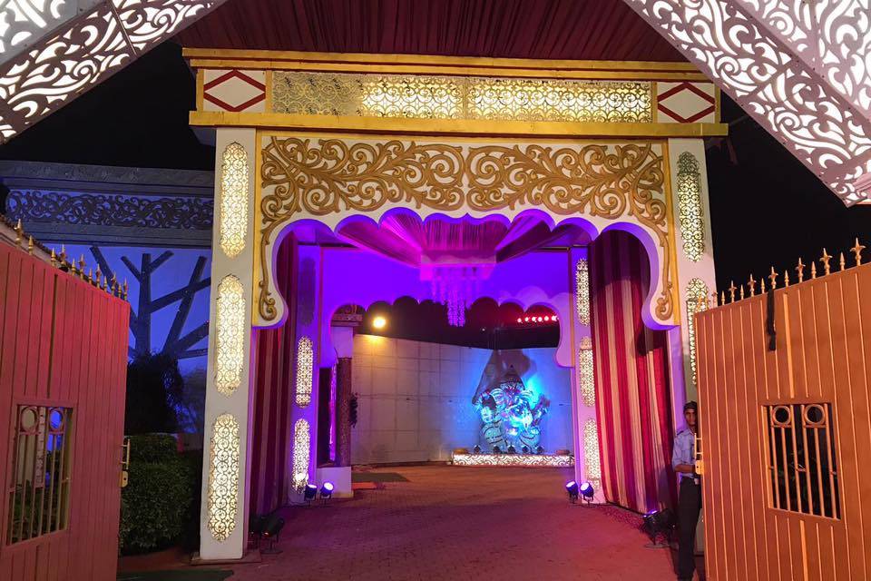 Entrance Decor