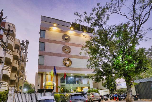 Hotel Amrit Residency