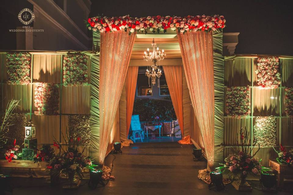 Entrance Decor