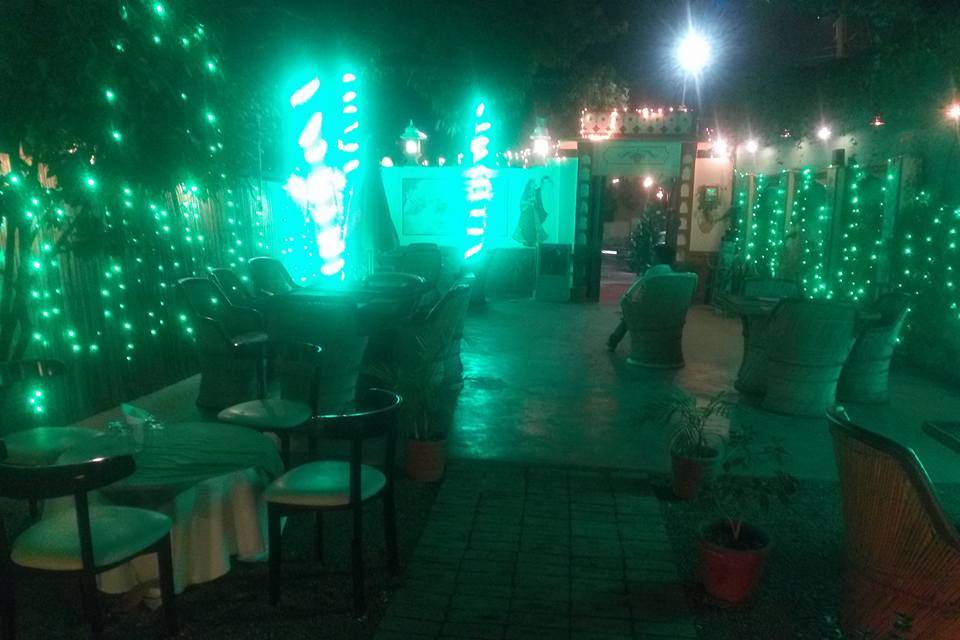 Odhani Restaurant & Cafe